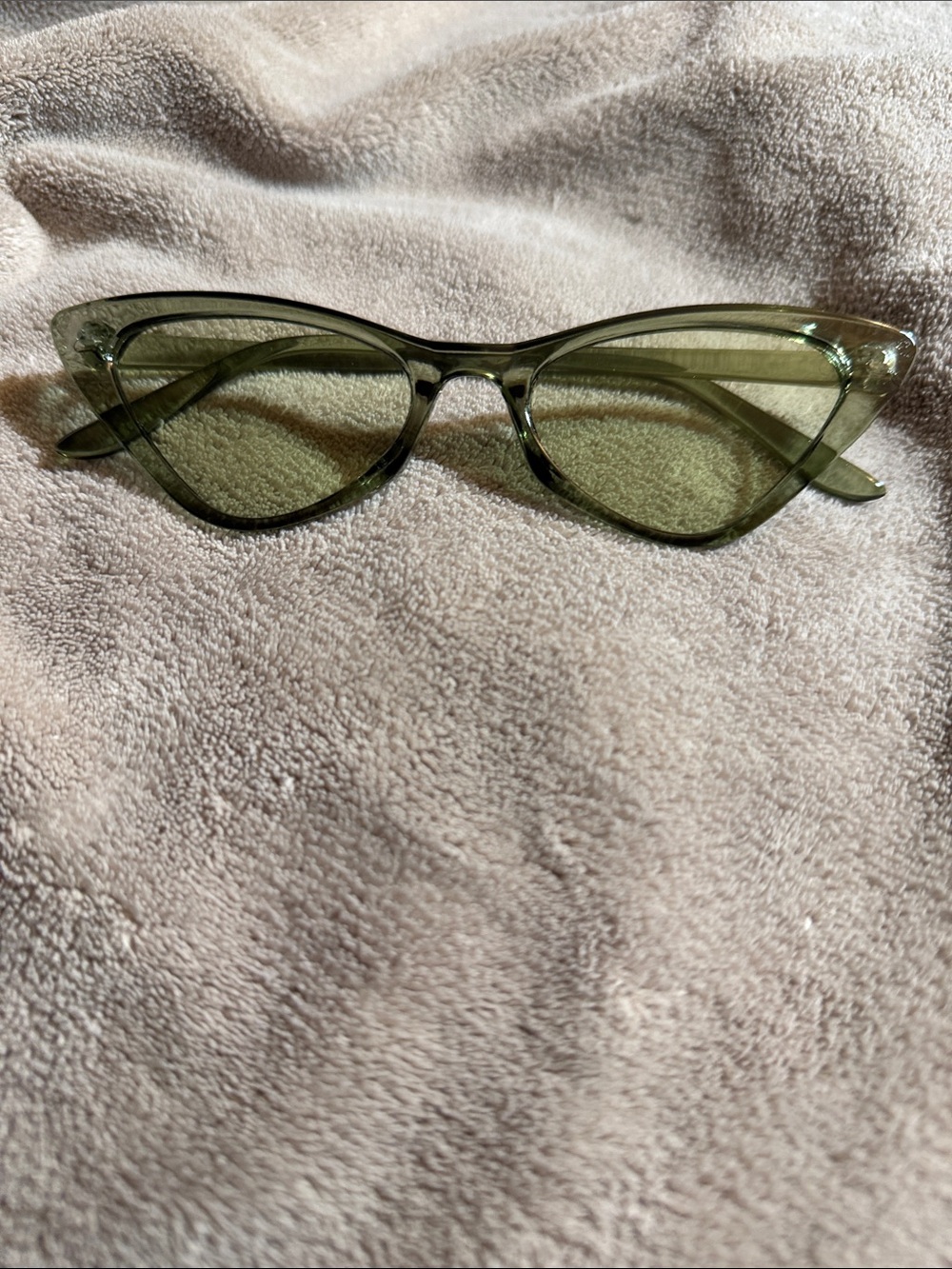 Green Cat Eye Sunglasses - Women's Fashion Accessory